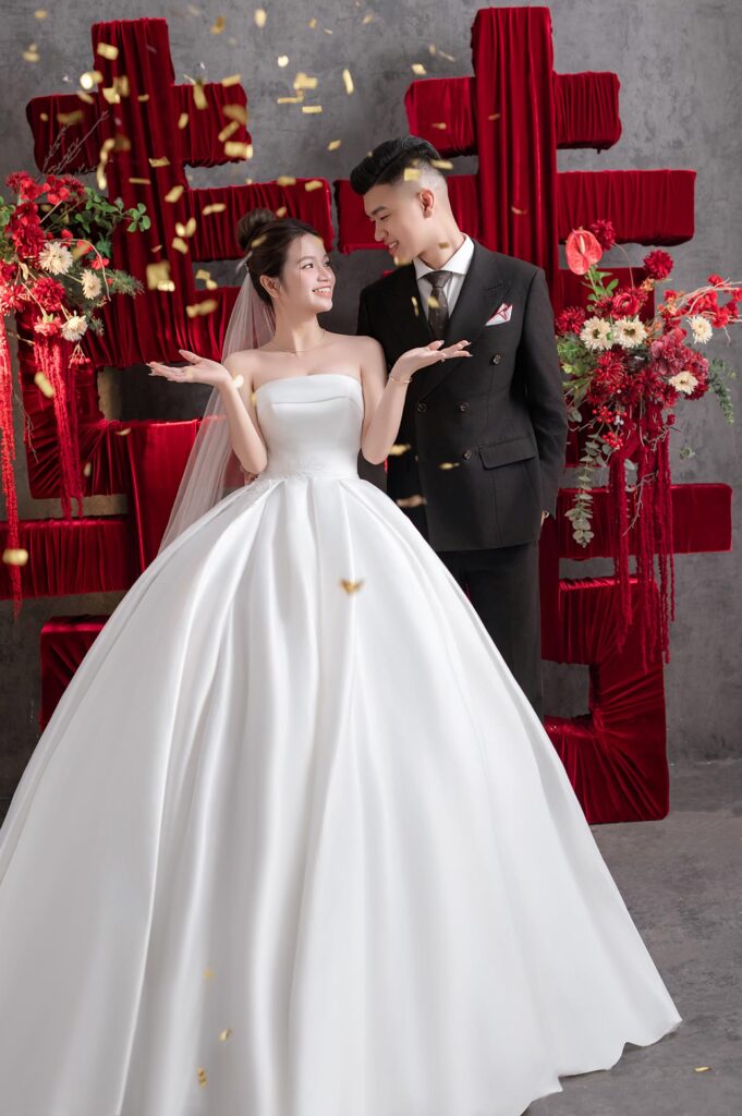 Bạn có một lời mời đám cưới của Hoàng ❤ Ngọc