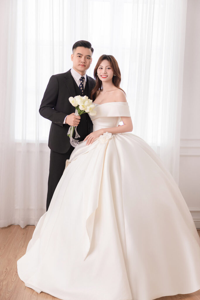Bạn có một lời mời đám cưới của Hòa ❤ Long