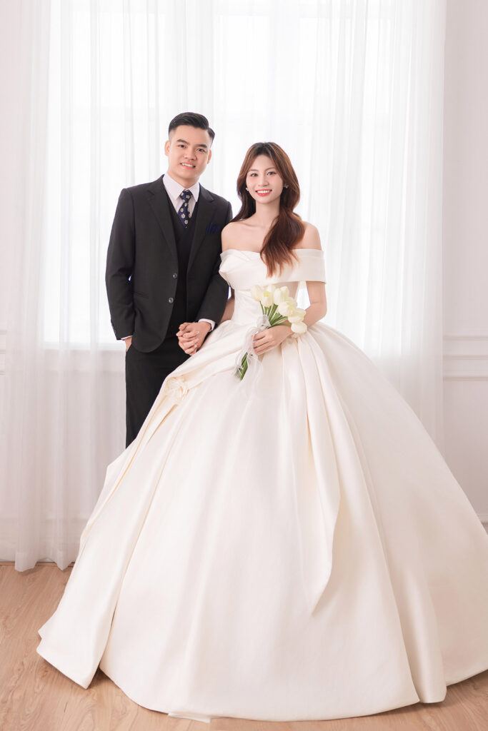 Bạn có một lời mời đám cưới của Hòa ❤ Long