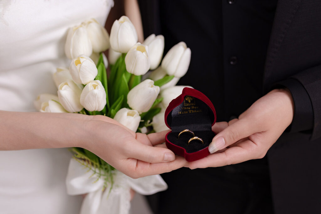 Bạn có một lời mời đám cưới của Quang ❤ Hương